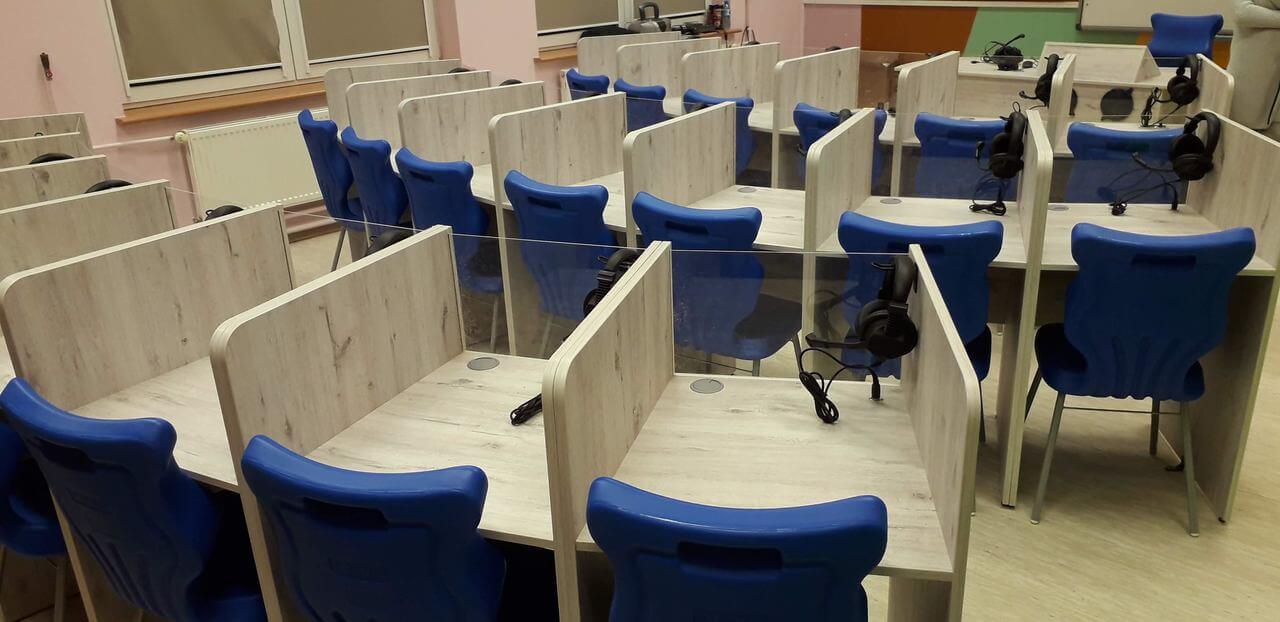 Pracownia Językowa Kabinowa w Szkole Podstawowej w Cychrach